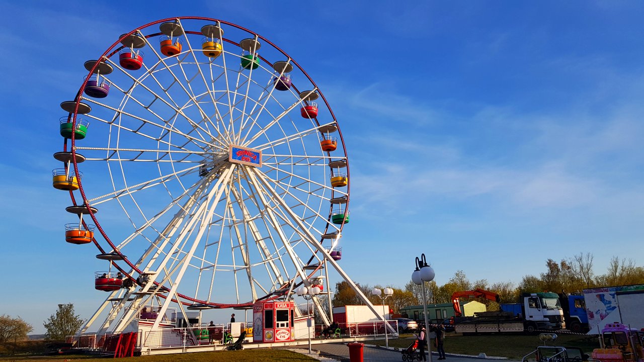 Lunapark w Krynicy Morskiej | NaMierzeje.pl