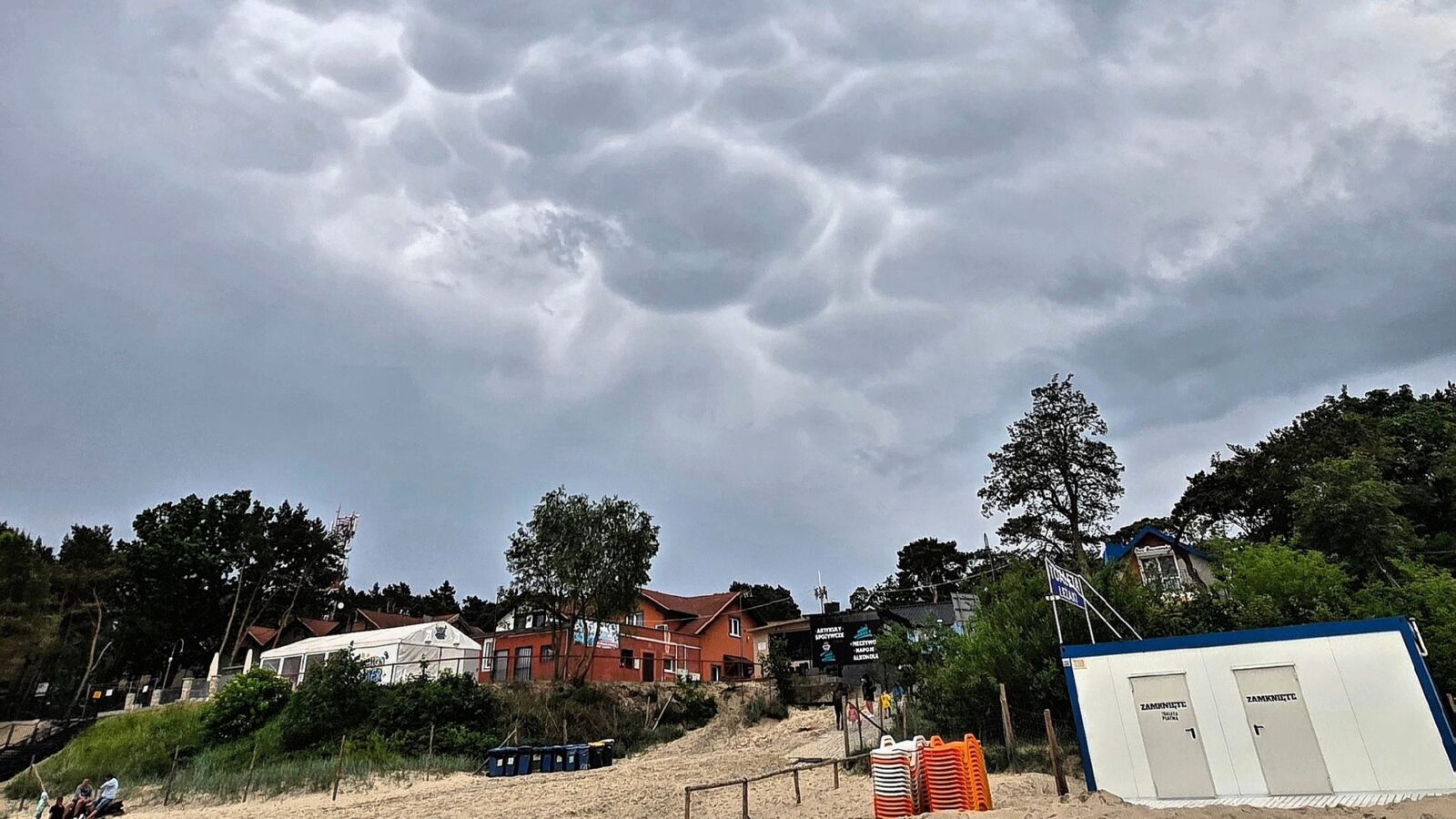 Niecodzienne zjawisko pogodowe. Chmury Mammatus | NaMierzeje.pl